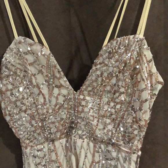 Windsor Glamour Dress - Picture 6 of 16